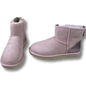 New in Box Ugg Classic Mini II Metallic in Pink Cloud Size 8